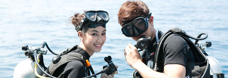 open water course student couple